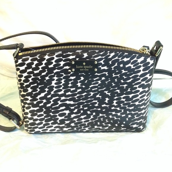 kate spade Handbags - Kate spade crossbody bag.